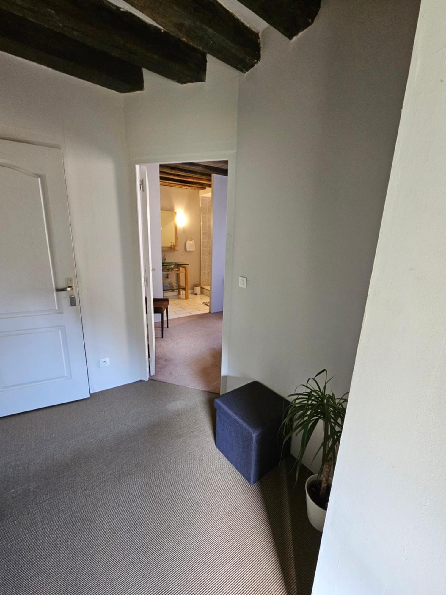 Hotel Chambre Avec Salle De Bain Donzy Esterno foto
