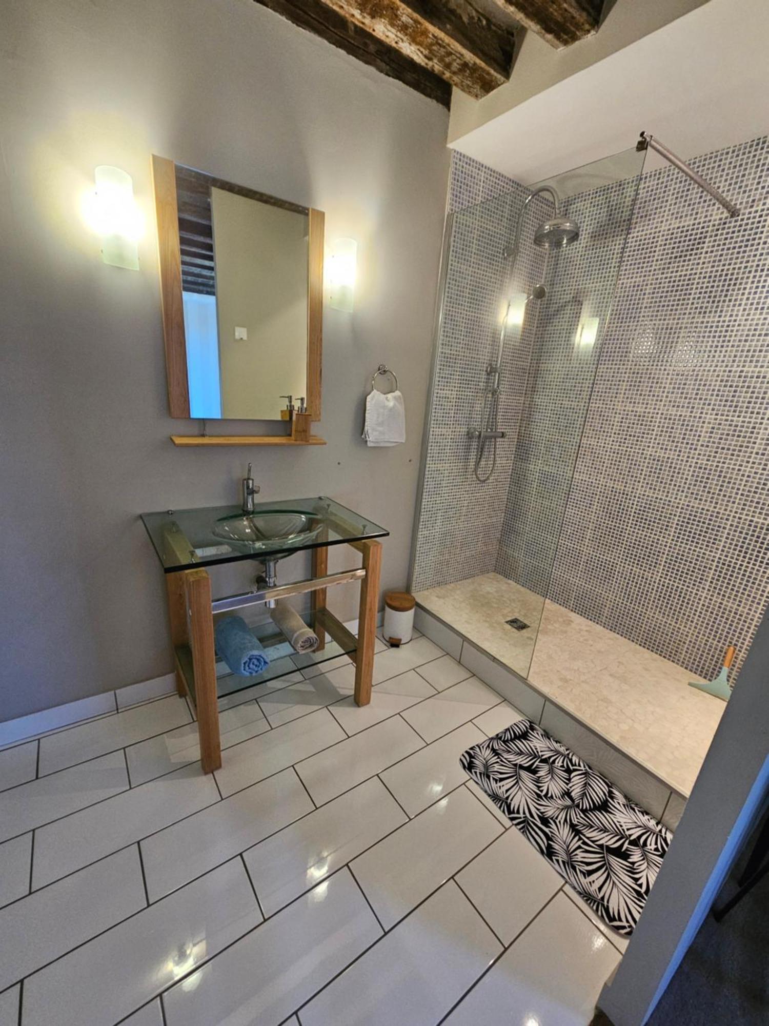 Hotel Chambre Avec Salle De Bain Donzy Esterno foto
