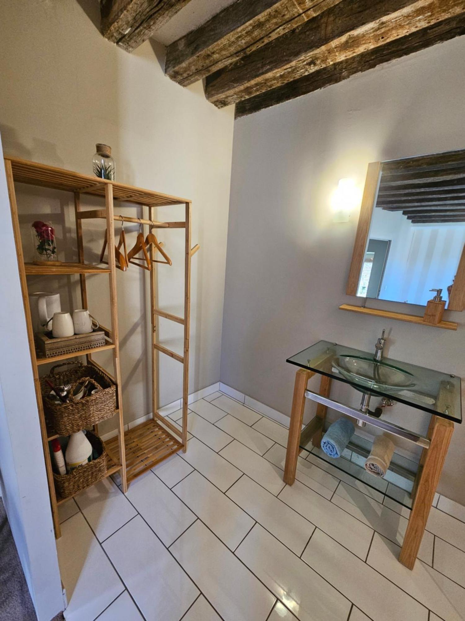 Hotel Chambre Avec Salle De Bain Donzy Esterno foto